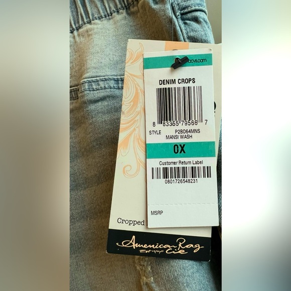 American Rag - NWT - Denim Crops - Size OX - Picture 3 of 10